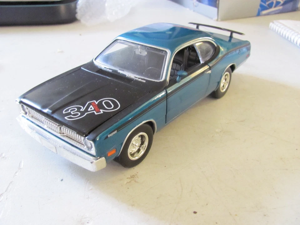 Ertl Collectible 1971 Plymouth Duster Johnny Lightning 3350SF00 diecast - Image 2 of 4