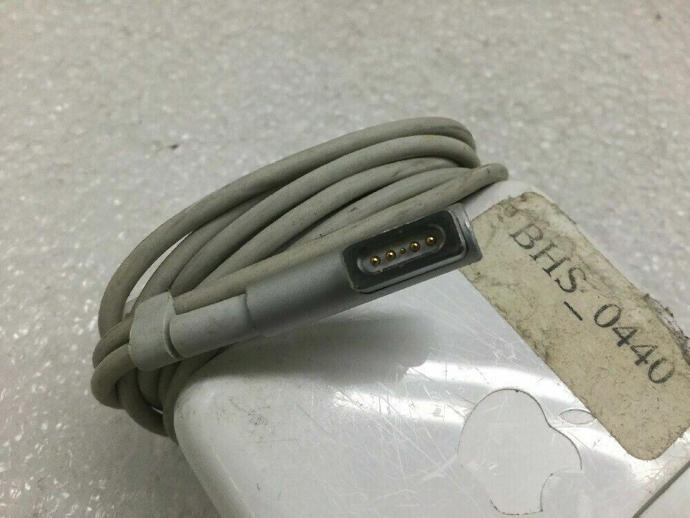Original APPLE A1369 A1370 MACBOOK Air 45W Power Adapter Charger A1244 A1374 Original APPLE A1369 A1370 MACBOOK Air 45W Power Adapter Charger A1244 A1374