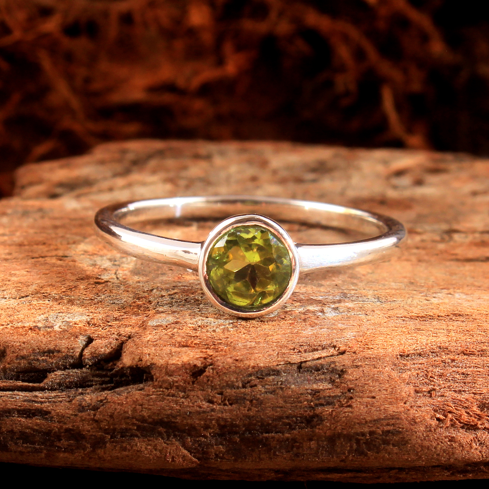 Faceted Peridot Gemstone 925 sterling Silver Jewelry Handmade Ring Size