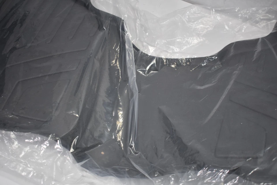 Maxliner Smartliner Second Row Floor Liner B0037 For Toyota Highlander 2008-13 - Image 3 of 4