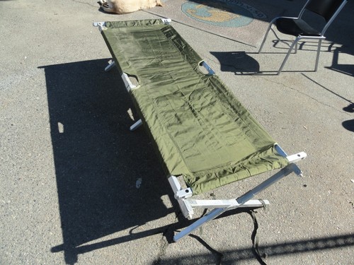 MILITÄR CAMPINGBETT SCHWERLASTRAHMEN SCHLAFBETT OD GRÜN KLAPPBAR (GEBRAUCHT) - Bild 2 von 10