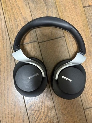 Shure Aonic 40 Wireless Noise-Canceling Headphones Case, charging cable