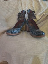 Freebird Randi Green Crocodile Leather Maryjane Heels Size 8