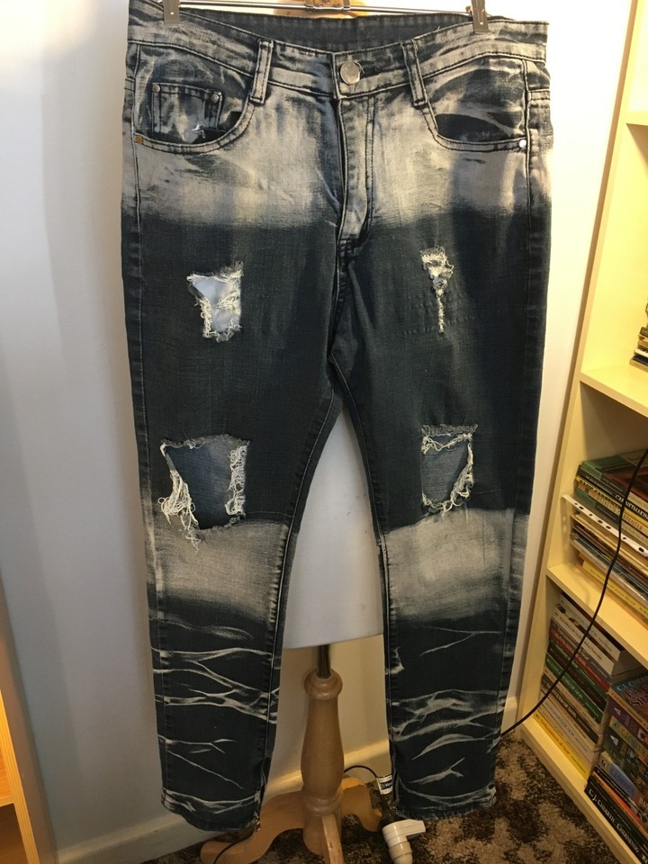 RIPPED JEANS #29