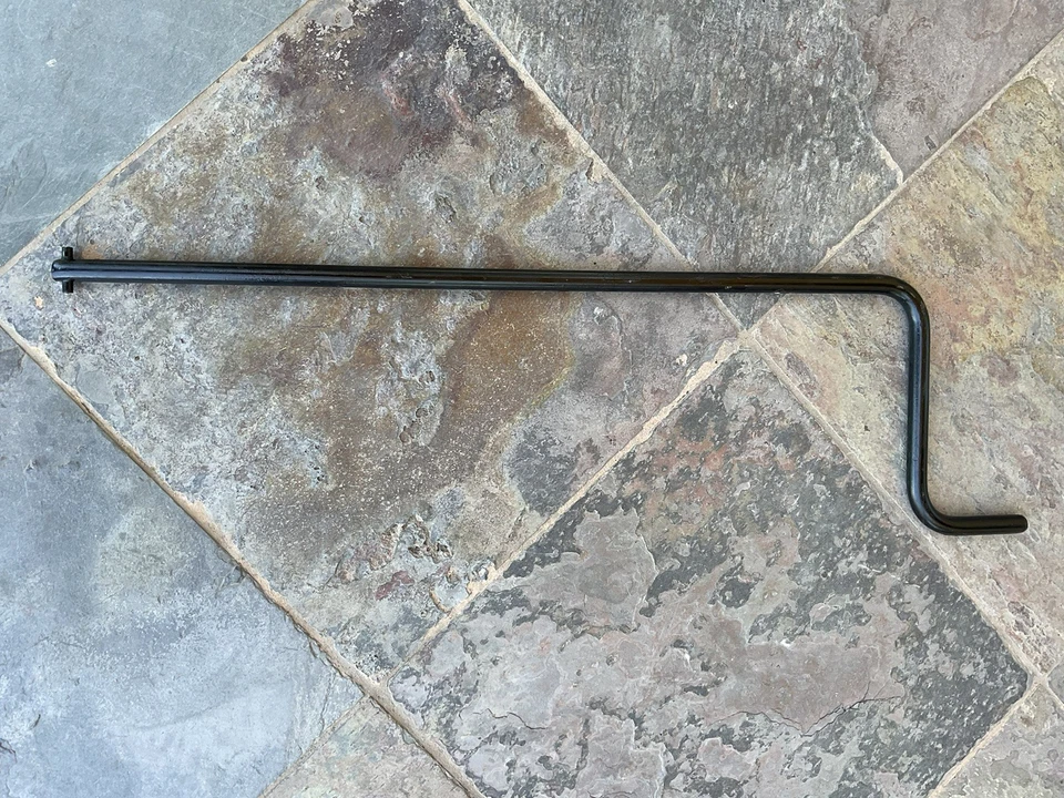 87-88-89-90-91-92-93 Mazda B2200 varilla de repuesto para amar neumáticos. Manija de gato, manivela OEM Foto 4 de 4