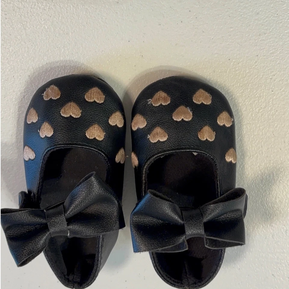 Baby Girl Black Bow Mary Jane Shoes 9-12 Months Gold Hearts Infant Slip On EUC - Image 2 of 4