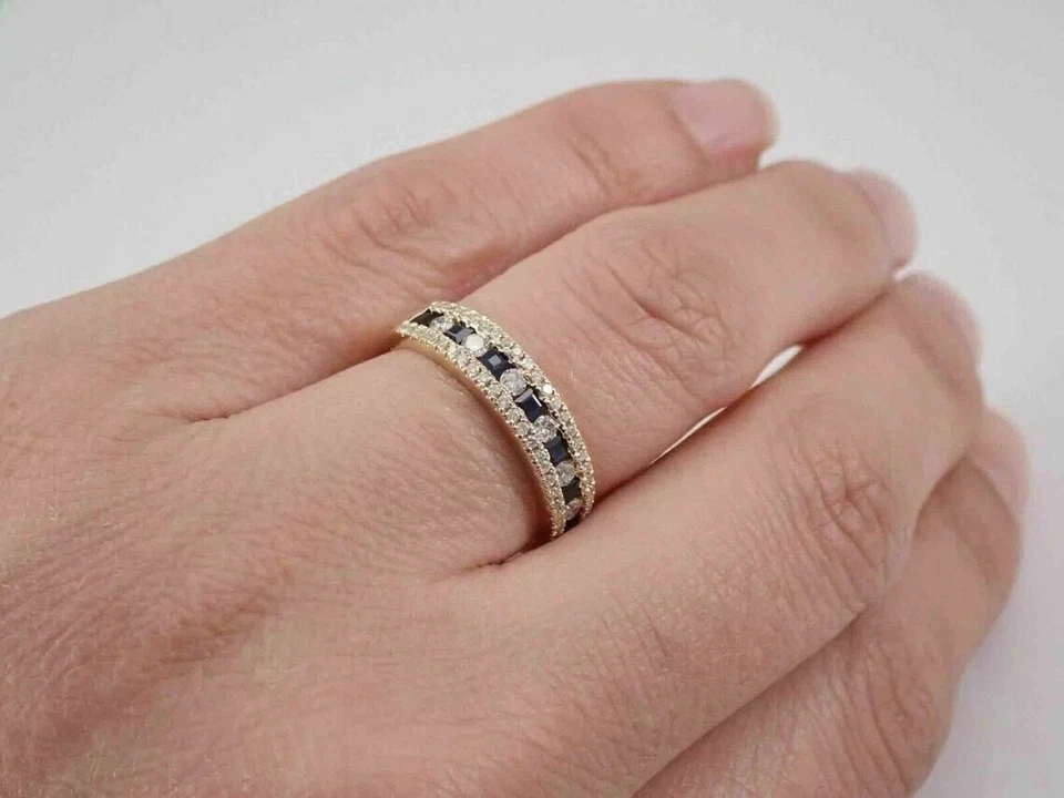 Anillo de boda de diamantes con zafiro simulado princesa de 2 quilates enchapado en oro amarillo de 14 quilates Foto 4 de 4