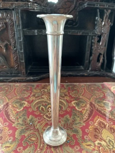 Vintage 8” Reed & Barton Sterling Silver Weighted Bud / Trumpet Vase