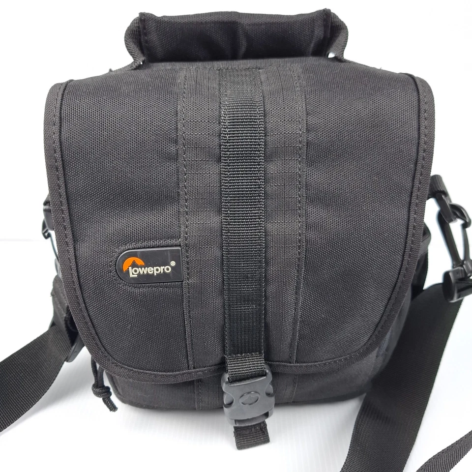 Lowepro Camera Bag Adventura 140 Black Adjustable Strap Case Pockets Lightweight - Image 2 of 4
