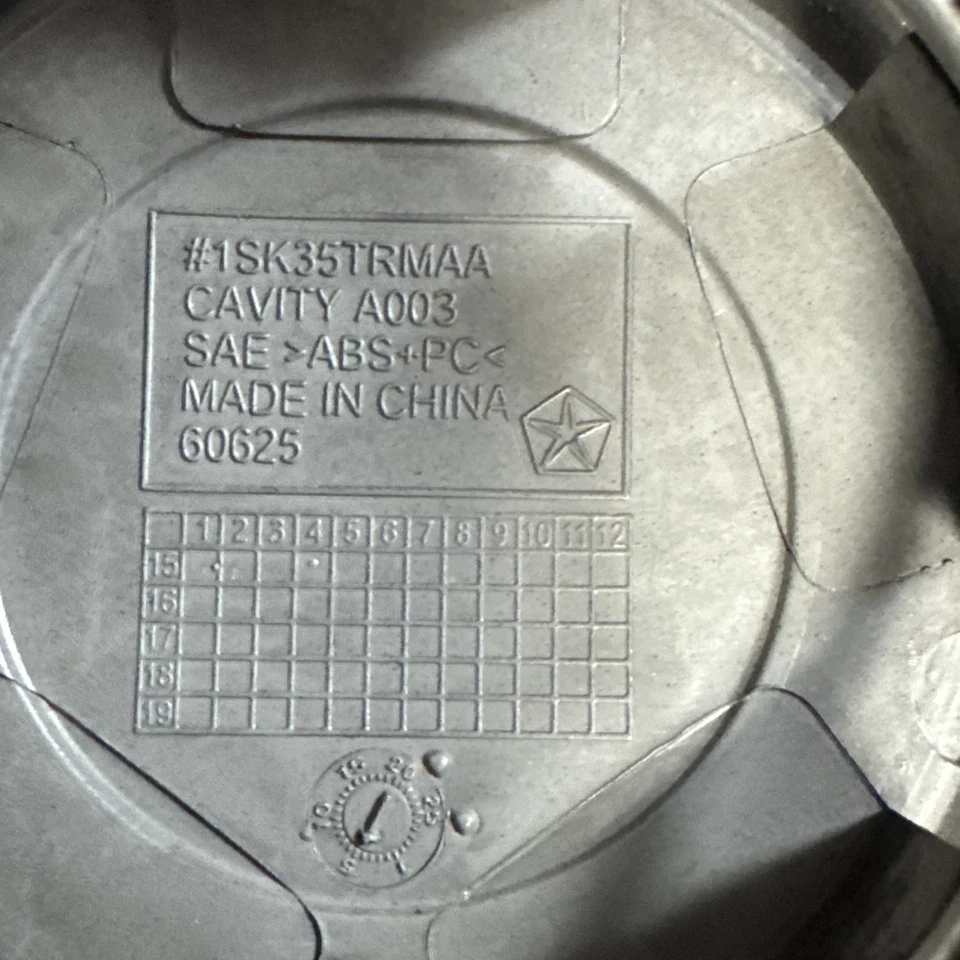 DODGE BLACK CHALLENGER CHARGER DART DURANGO OEM WHEEL CENTER CAP 1SK35TRMAA #A-1 - Image 4 of 4