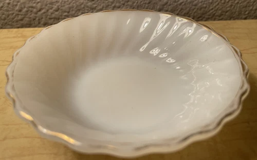 Vintage ANCHOR HOCKING FIRE KING Milk Glass Gold Trim Small Bowl 5”
