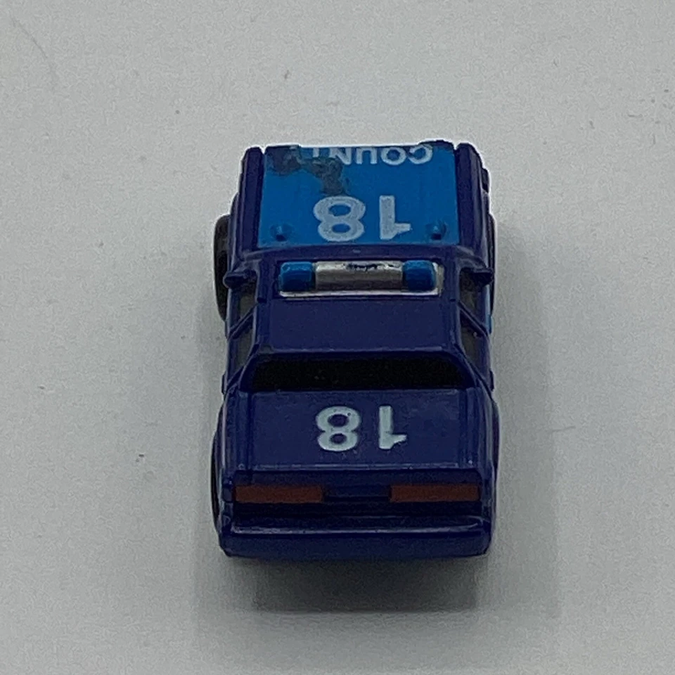 Vintage Micro Machines 1988 Funrise County Police Car White/Blue Diecast 1:160 - Image 4 of 4
