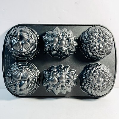 NORDIC WARE FLORAL MINI CAKES 6 CUPS CHRYSANTHEMUM DAISY MINT CAKE MOLD MINT