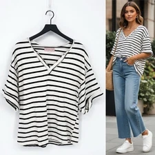 Once Upon a Dream Medium Minimalist Stripes Heavyweight V-Neck Tee