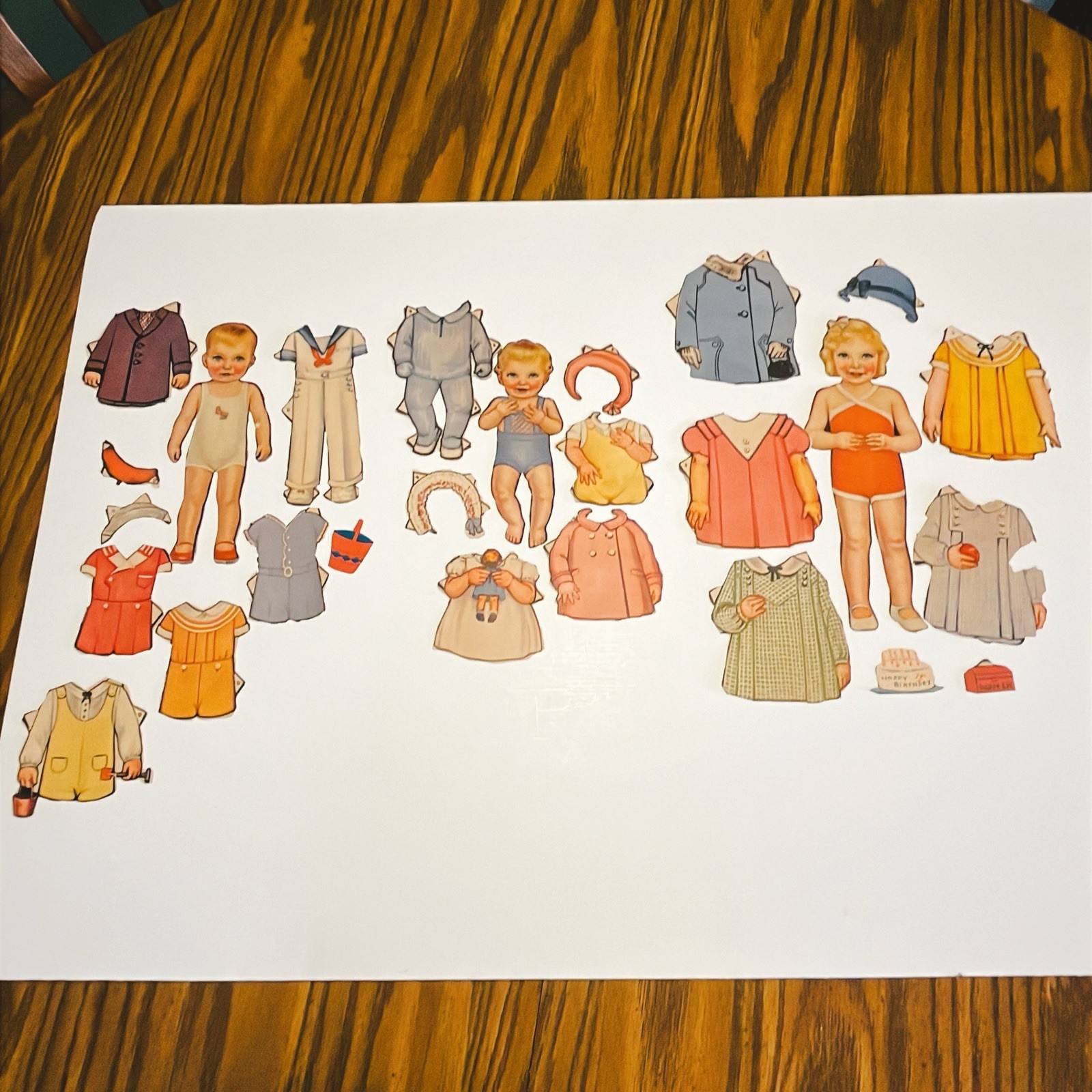 Vintage Original Paper Dolls 3 Dolls Clothes Accessories Queen Holden