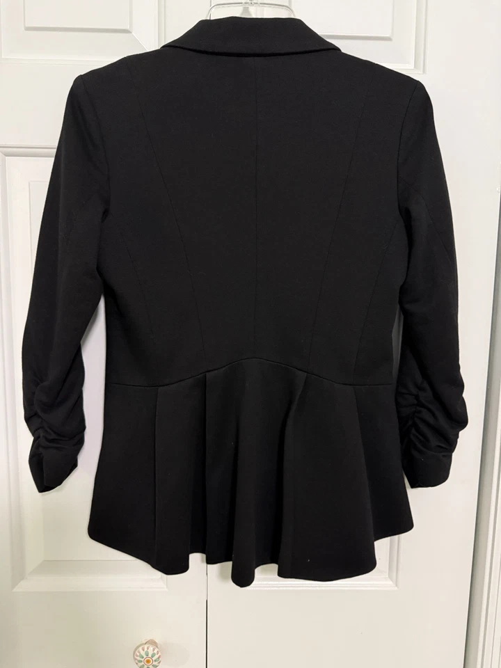 Blazer feminino Gibson preto manga franzida sólida botão único tamanho pequeno - Imagem 2 de 4