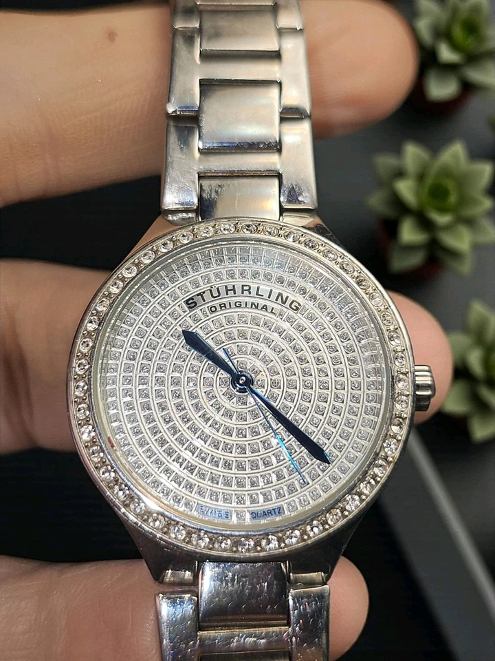 Reloj pulsera y caja Stuhrling Symphony 683 para mujer 32 mm de acero plateado 683,01 Foto 2 de 4