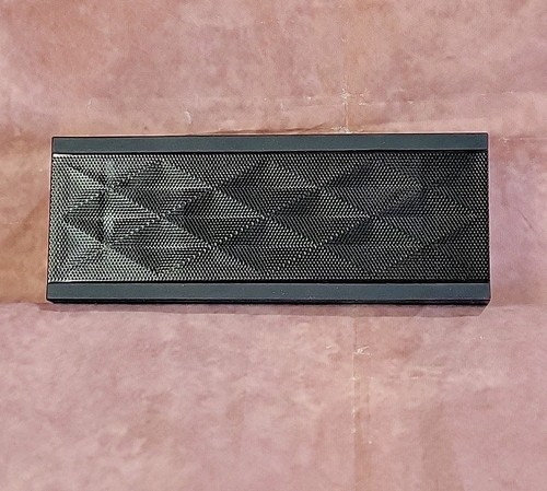 JAWBONE JAMBOX MINI WIRELESS BLUETOOTH RED DOT SPEAKER. (TA)