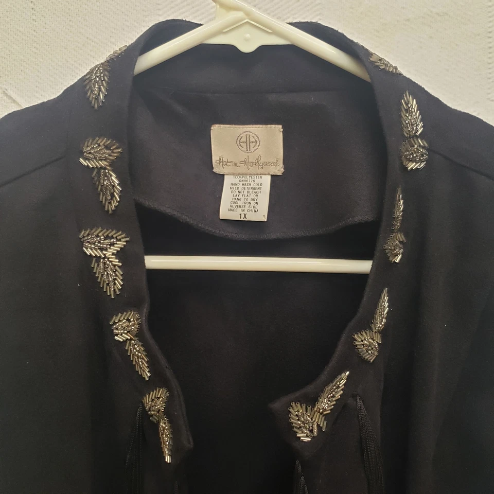 Hot in Hollywood 1x Chaleco Negro con Borlas Foto 2 de 4