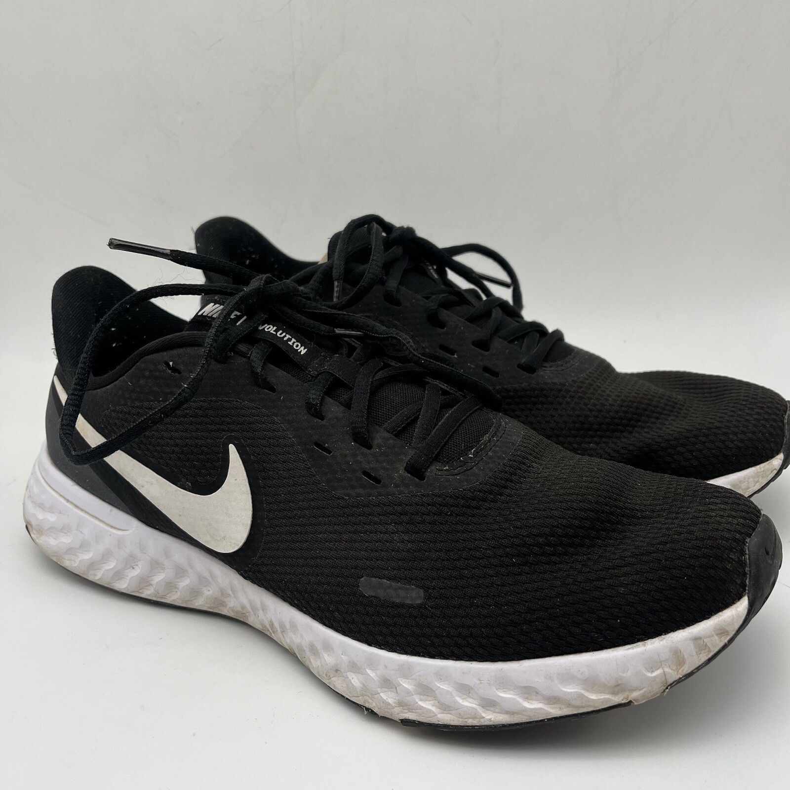 bq3204 nike revolution 5