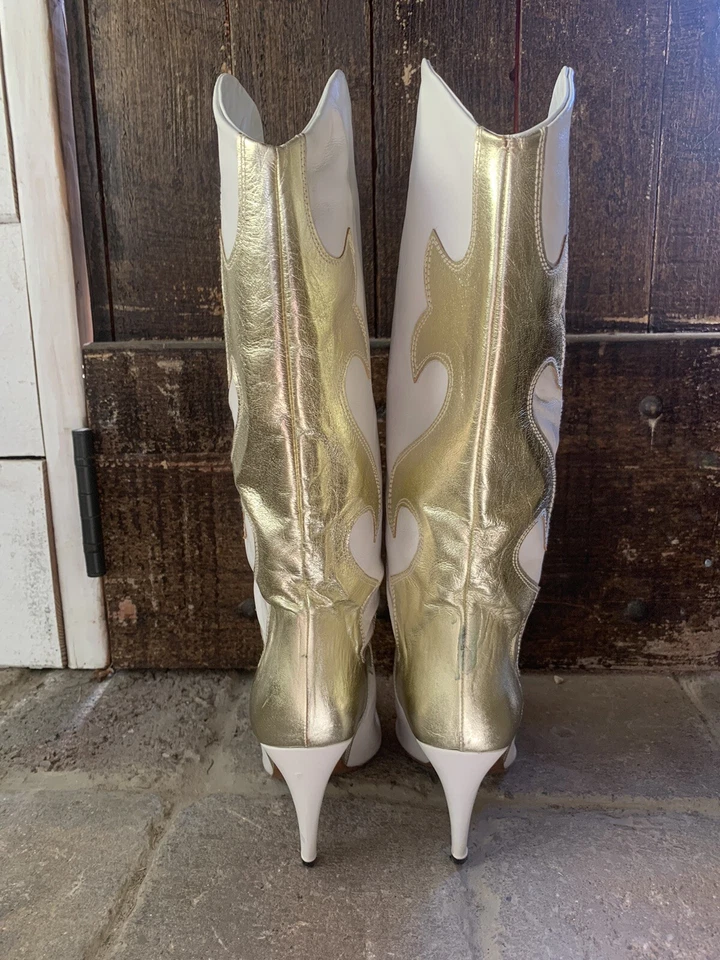 Botas de cuero blancas vintage años 80 Sacha London Gold Flames Rocker talla 8,5 para mujer Foto 4 de 4