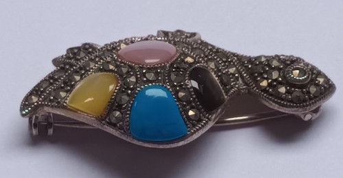 Vintage Silver Turtle Brooch With Colored Natural Cabachones and Marcasites - Picture 2 of 9