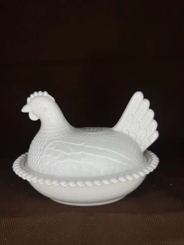 Vintage Indiana Milk Glass Hen On Nest Covered Dish