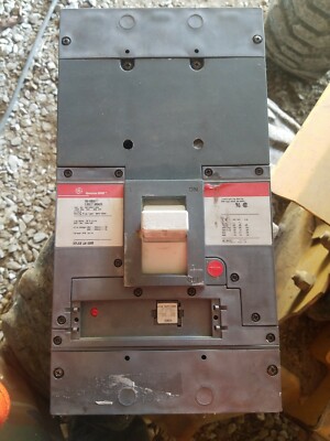 Circuit Breakers - 800 Amp Trip