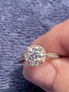 Beautiful Sterling Silver Rodium Plated Rd Moissanite Halo Ring
