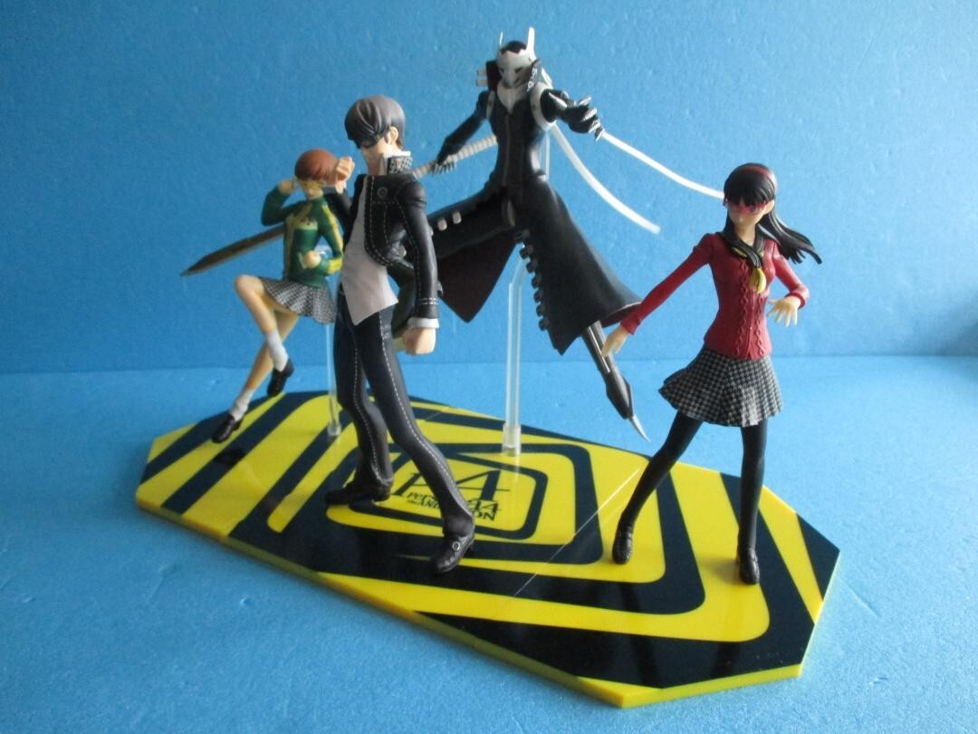 Persona4フィギュアセット s-l1200.jpg
