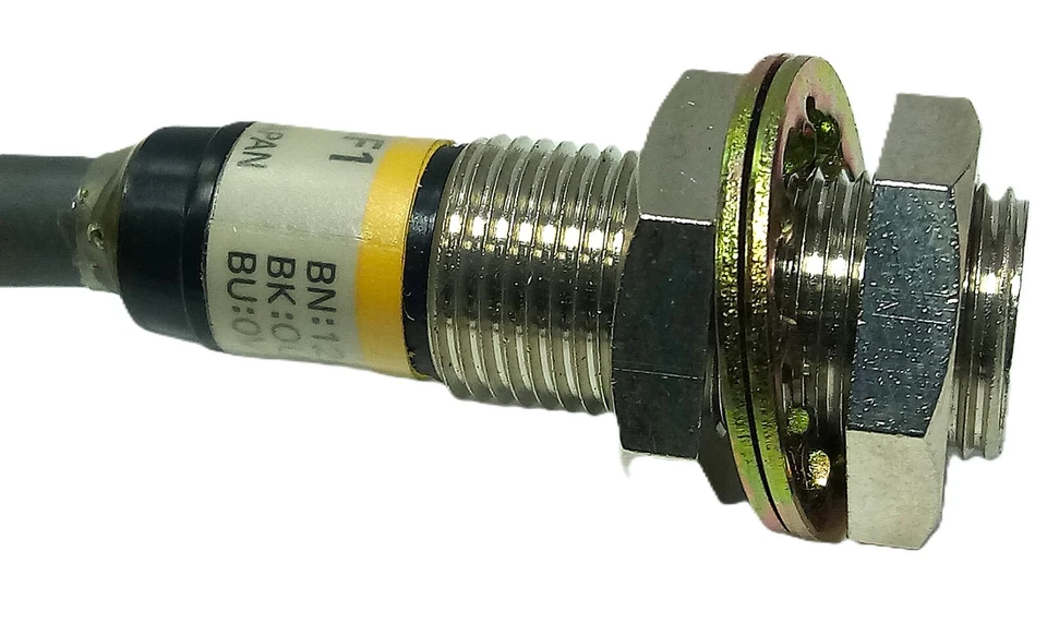 Omron E2E-X2F1 12-24 V DC Inductive Proximity Sensor - Image 2 of 4