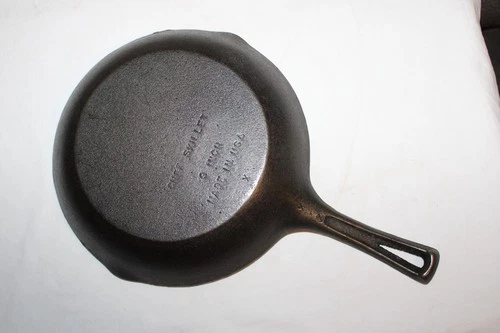Vintage Wagner Cast Iron Chef Skillet 9 In USA Unmarked