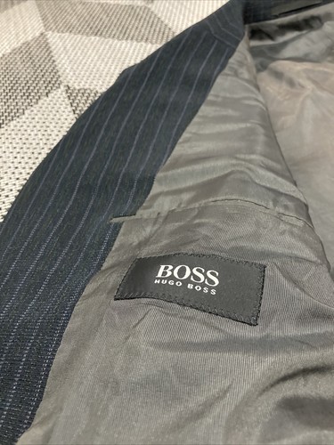 Hugo Boss Gray Wool Pinstripe 4 Button Blazer 46R - Picture 7 of 8
