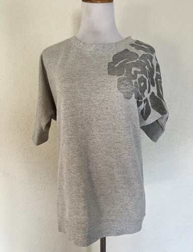 LOLA BCBG Gray Sheer Floral Knit Top Half Sleeve Shoulder Trim Pullover XS - Picture 2 of 6