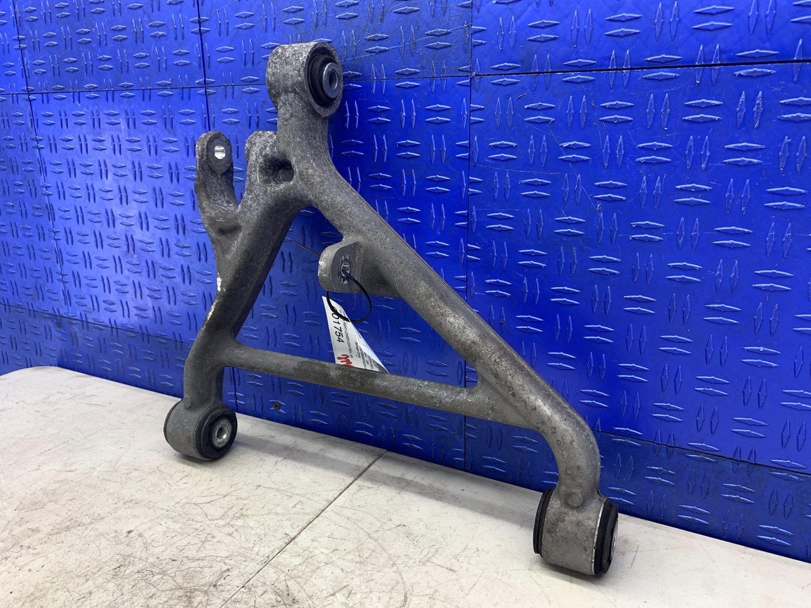 2006-2018 ASTON MARTIN VANTAGE V8 REAR RIGHT LOWER CONTROL ARM OEM 2007 2008
