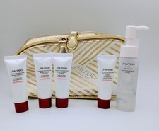 4 x Shiseido Cleansing Foam 0.55 oz ,1 x Perfect Cleansing Oil ,1x Makeup Bag