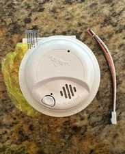BRK First Alert 9120B Smoke Detector AC Powered Battery & Back-Up Hardwired