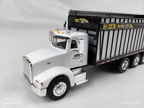 H&S White Peterbilt with Big Dog Forage Box "Helle Farm" 1/64 Scale, NIB - Picture 9 of 9