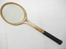 VINTAGE SLAZENGER "SUPER" WOODEN TENNIS RACQUET. ANTIQUE / DISPLAY