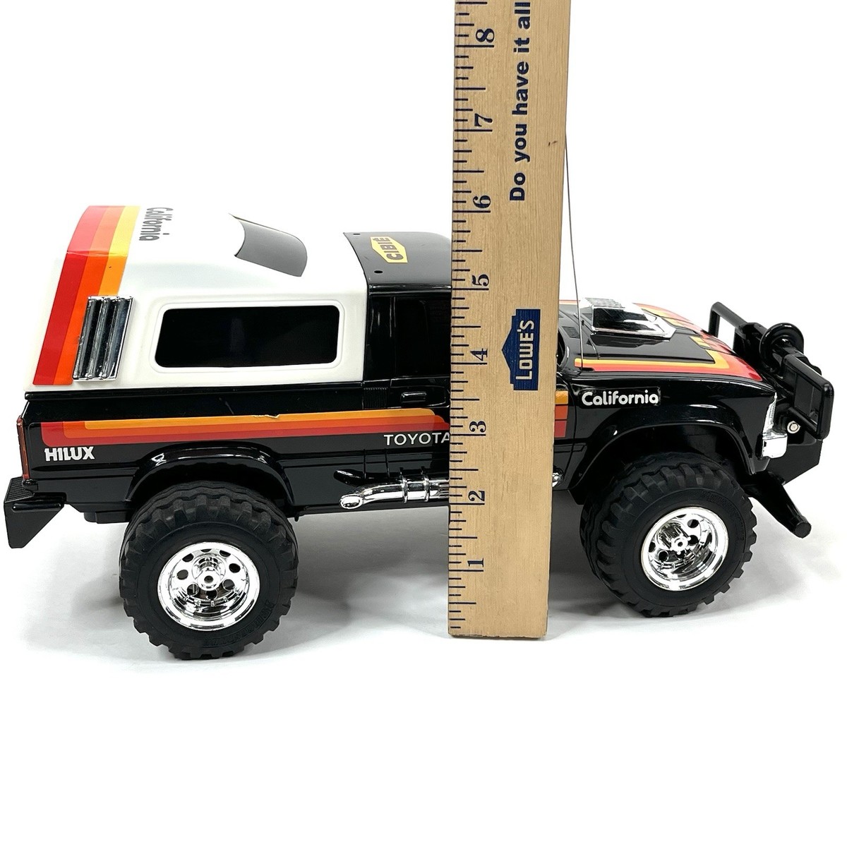 Vintage NIKKO Toyota Hilux 4WD Winch RC Truck 1/16 w/ Remote Japan