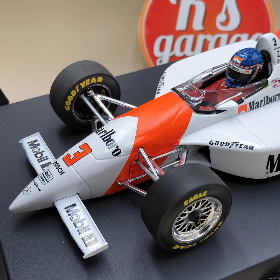 Minichamps 1/18 Penske Mercedes PC23 Paul Tracy Marlboro #3 520941603 Indy Car - Image 3 of 4