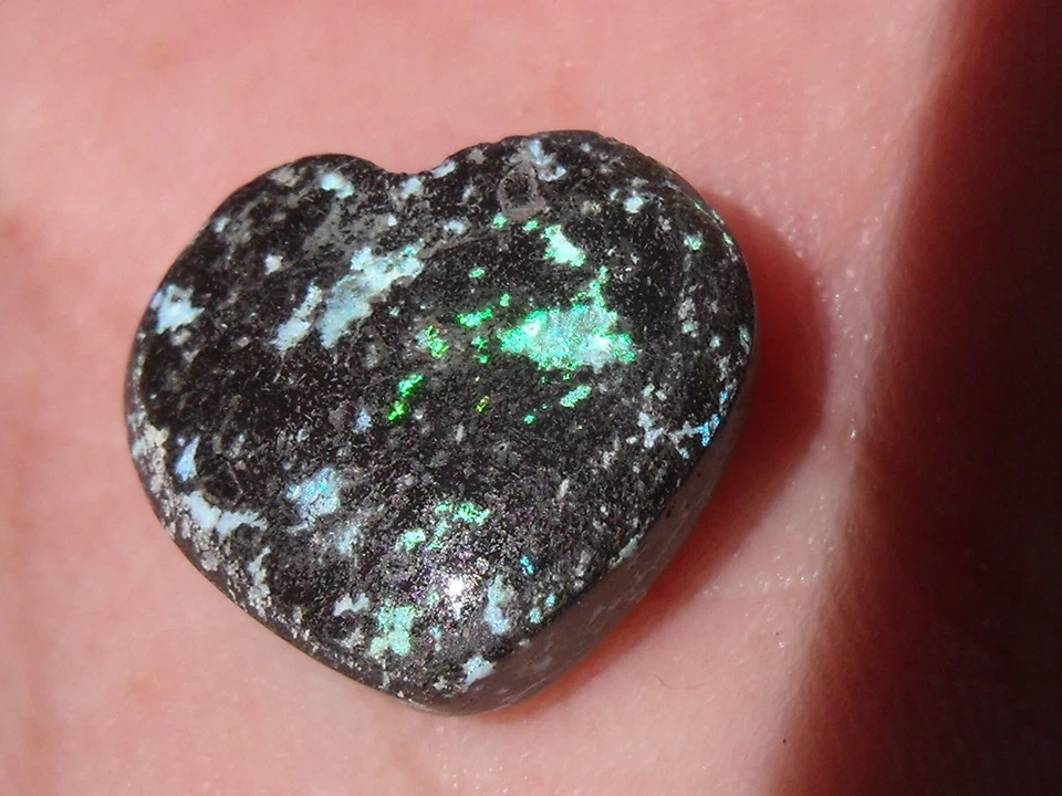 Cabujón corazón ópalo leopardo mexicano 5,99 quilates Foto 3 de 4