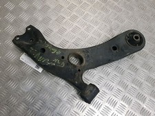 Triangle de suspension Toyota AURIS