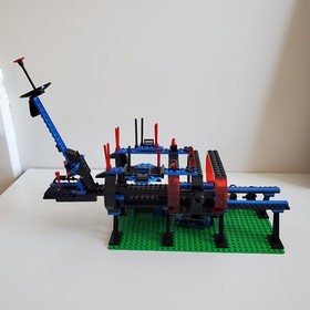 LEGO Space Police Lock-up Isolation Base 6955 w/Box 3 Mini-Figures INCOMPLETE