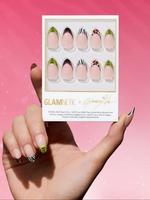glamnetic press on nails Almond Medium- 4 The Glamsquad
