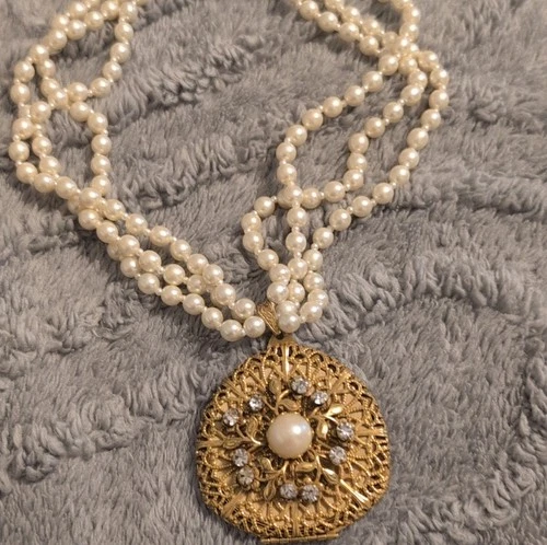Miriam Haskell Vintage Pearl Rhinestone Gold-Tone Pendant Beaded Necklace