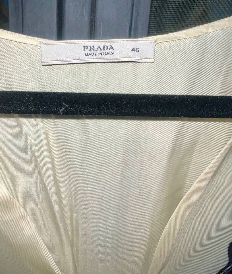 Vestido largo medio vintage de principios de la década de 2000 prada geométrico cuello en V Foto 3 de 4