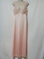VINTAGE JOLIE TWO LONG PINK NYLON NIGHTGOWN LACE BODICE MED JCPENNEY USA MADE