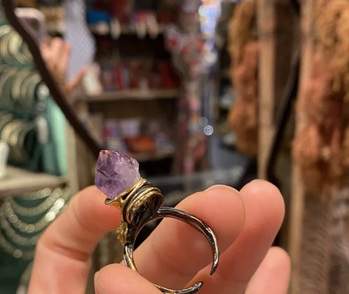 Fascinating vintage-style silver ring, gold-plated with the violet amethyst