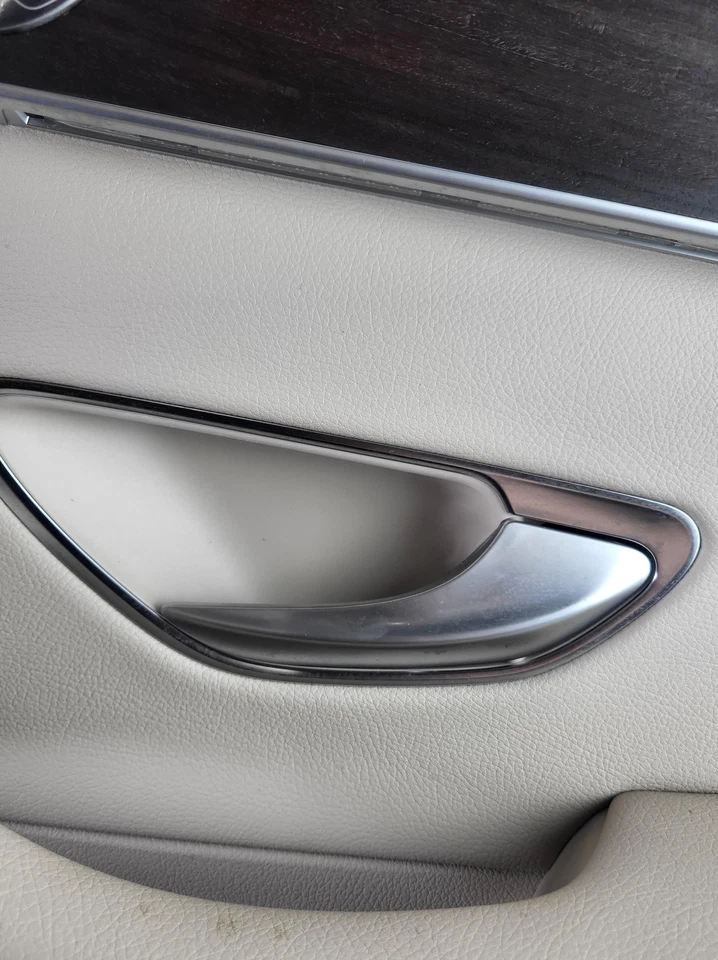 2020 MERCEDES-BENZ GLC300 painel de acabamento de porta de passageiro traseiro direito 2016-22 usado fabricante de equipamento original - Imagem 3 de 4